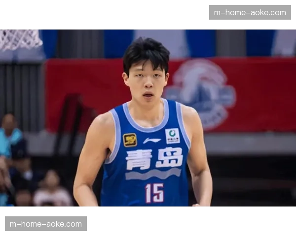 青岛男篮防守纪律性解析 刘维伟构建的蹲坑防守体系效果显著